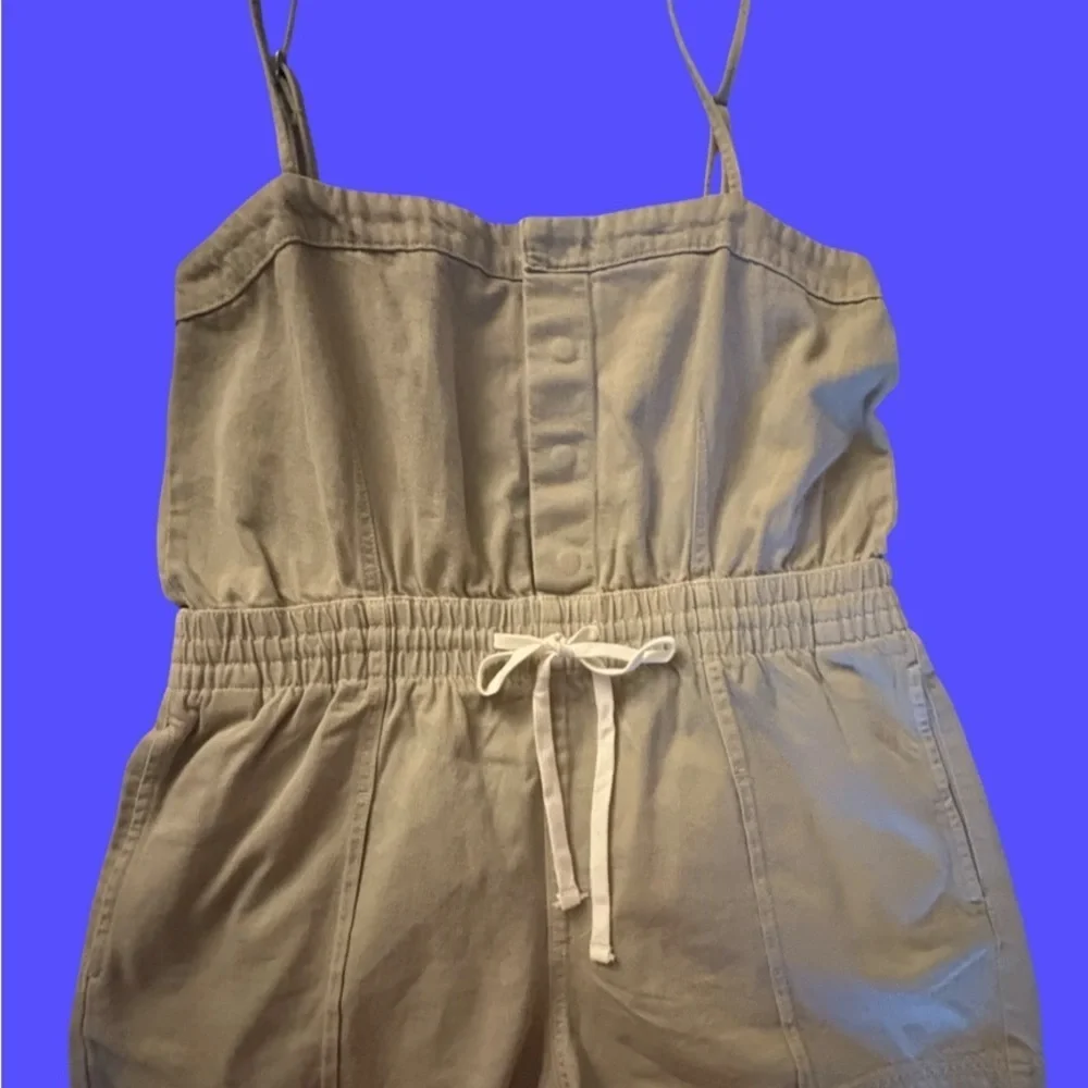 NEW-XL  threads XL Sleeveless Tan elastic waist Adjustable  Strap Romper